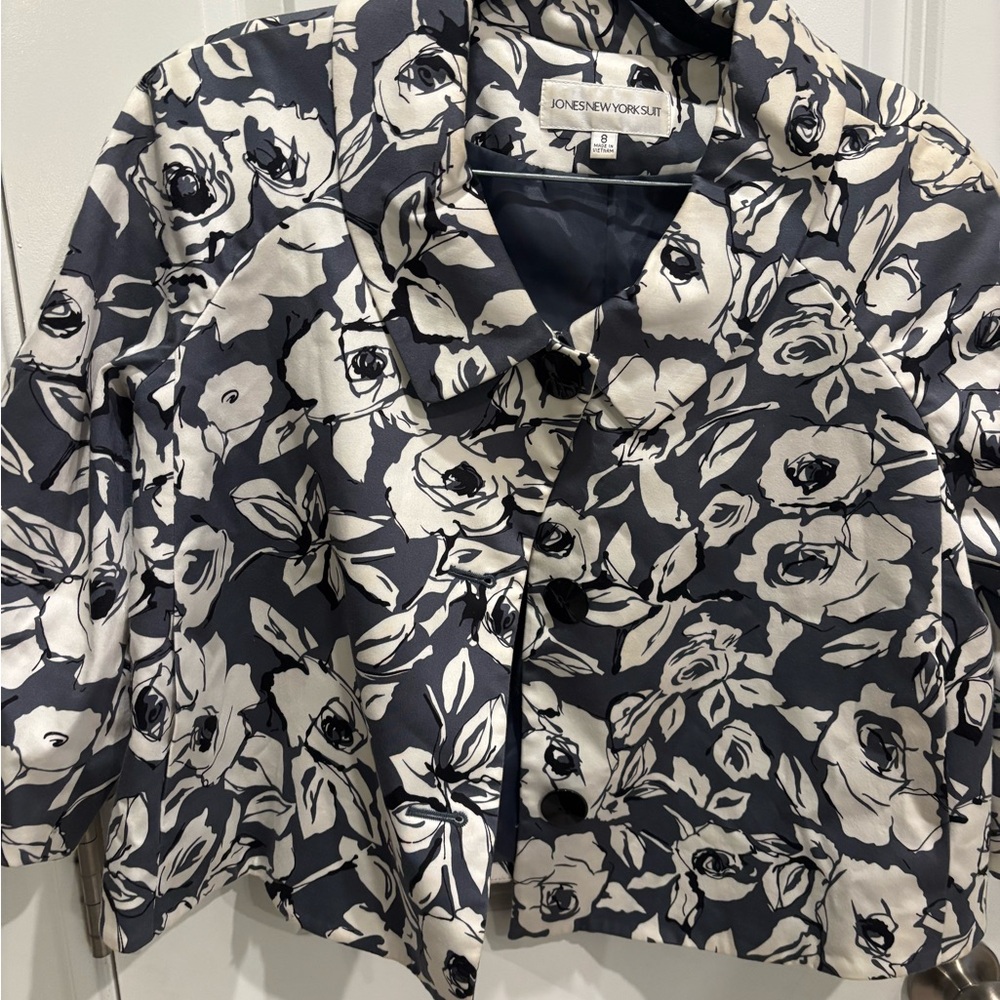 Jones New York Women's Black and White Floral Blazer